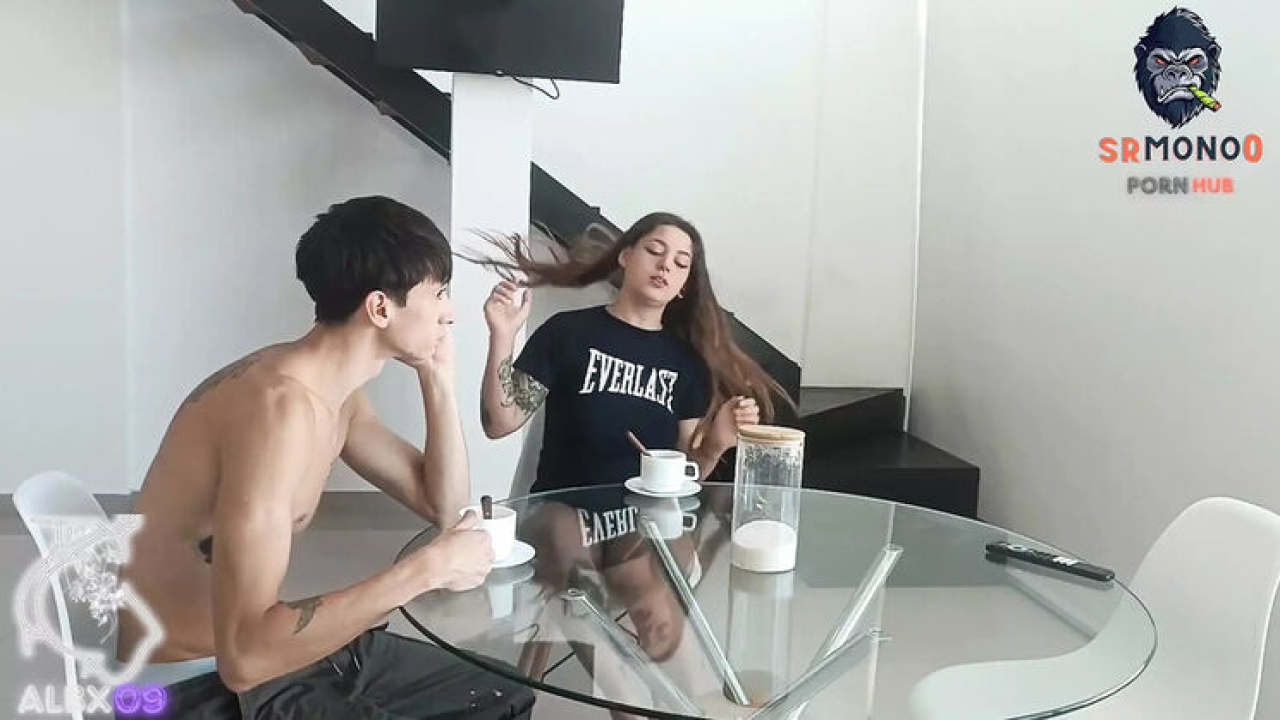 Bekar Evinde Sevgilisine Sakso Çektiriyor